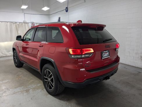 Used 2017 Jeep Grand Cherokee Trailhawk w/ Trailhawk Luxury Group AWD/4WD image 9