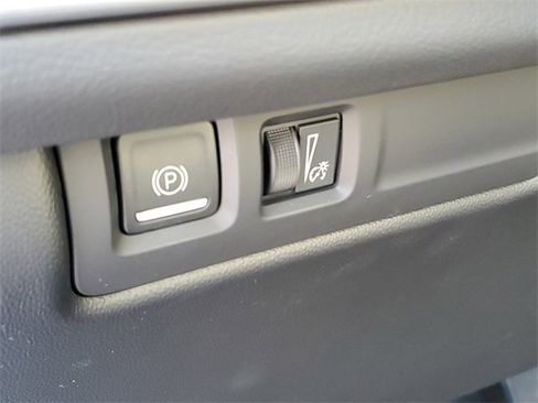 Certified 2024 Cadillac XT4 Luxury image 7