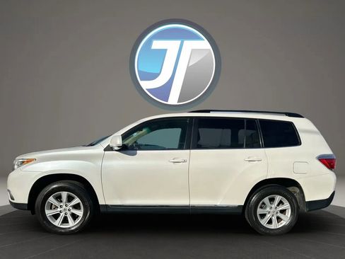 Used 2011 Toyota Highlander 2WD w/ Tech Pkg image 5