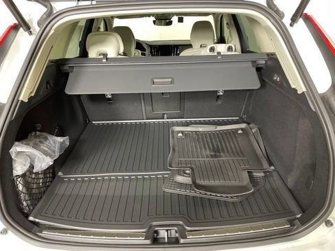 Certified 2024 Volvo XC60 T8 Plus w/ Protection Package AWD/4WD image 40