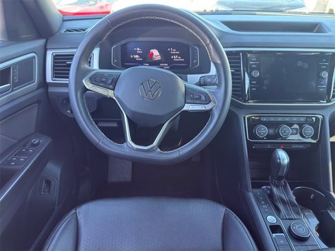 Used 2022 Volkswagen Atlas Cross Sport SE w/ Panoramic Sunroof Package image 22