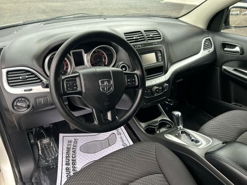 Used 2017 Dodge Journey SXT w/ Comfort/Convenience Group image 14