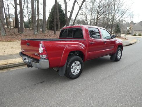 Used 2011 Toyota Tacoma PreRunner w/ SR5 Pkg #2 image 22