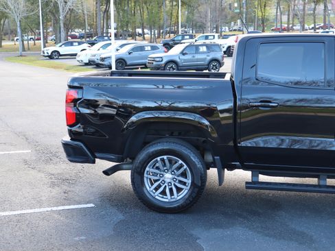 Used 2024 Chevrolet Colorado LT w/ LT Convenience Package III image 5