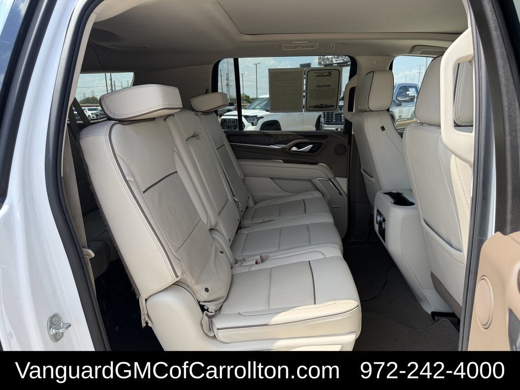Used 2024 GMC Yukon XL Denali RWD image 39
