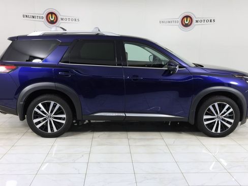 Used 2023 Nissan Pathfinder Platinum AWD/4WD image 2