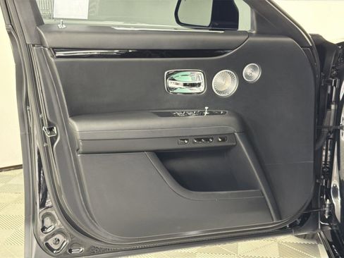 Used 2025 Rolls-Royce Ghost image 19