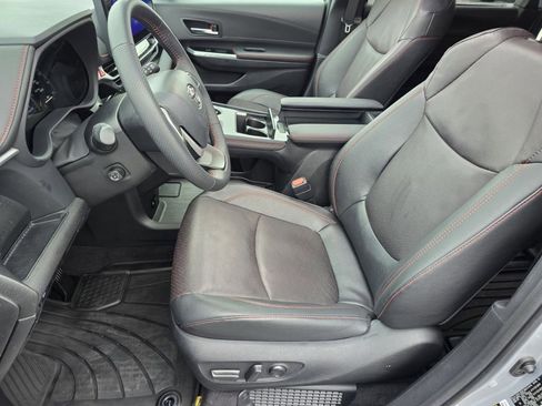 Used 2025 Toyota Sienna XSE w/ XSE Premium Package image 33