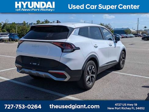 Used 2023 Kia Sportage EX image 3