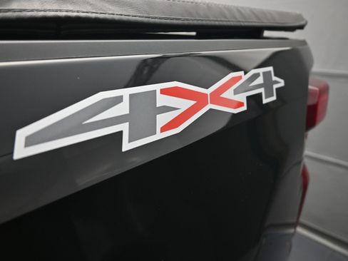 Used 2022 Chevrolet Silverado 1500 LT image 33