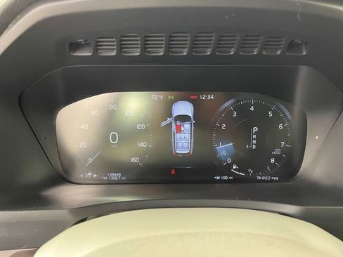 Used 2016 Volvo XC90 T6 Momentum w/ Momentum Plus Package image 5