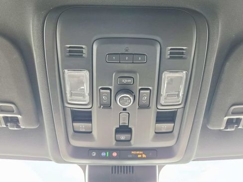 Used 2024 Chevrolet Suburban High Country w/ Advanced Technology Package AWD/4WD image 34
