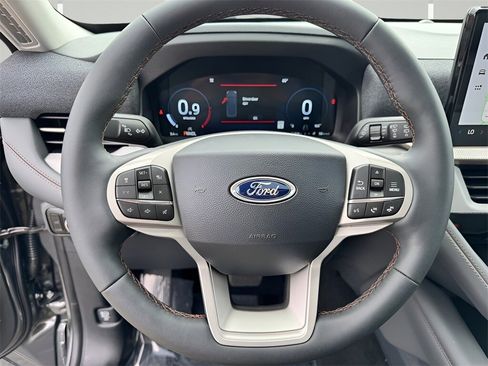 New 2025 Ford Explorer Active w/ Active Comfort Package image 13