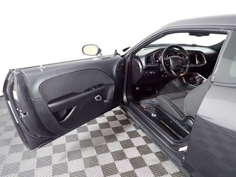 Used 2019 Dodge Challenger SXT RWD image 17