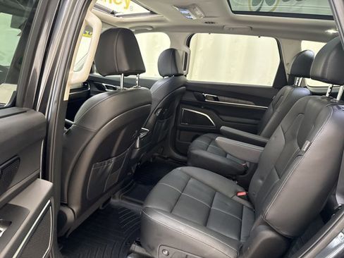 Used 2024 Kia Telluride SX w/ Towing Package image 14