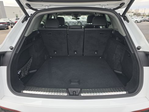 Certified 2025 Audi Q5 Premium w/ Convenience Package image 18