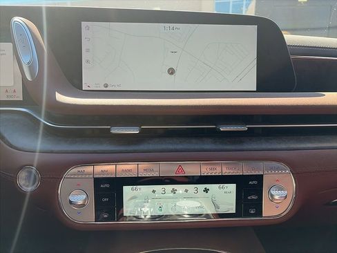 Used 2025 Genesis G90 3.5T image 9