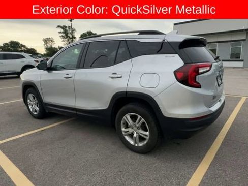 Used 2022 GMC Terrain SLE w/ Driver Convenience Package FWD image 6