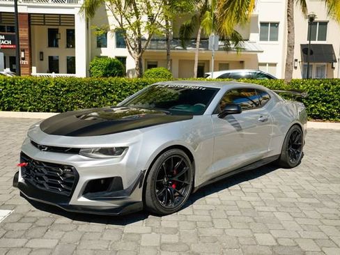Used 2019 Chevrolet Camaro ZL1 image 2