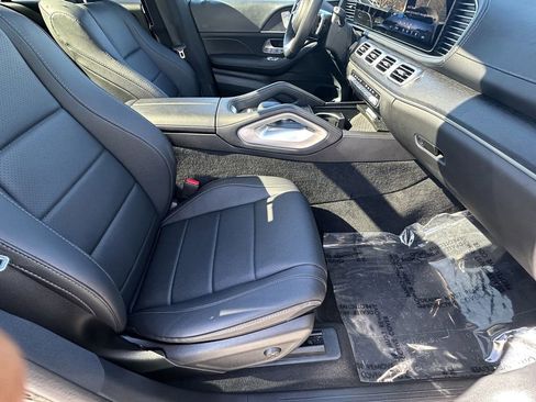 Certified 2025 Mercedes-Benz GLS 450 4MATIC image 15