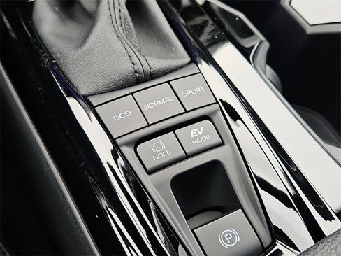 New 2026 Toyota Camry Hybrid image 11