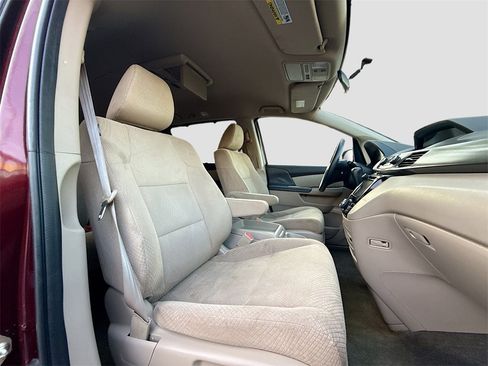 Used 2017 Honda Odyssey SE image 30