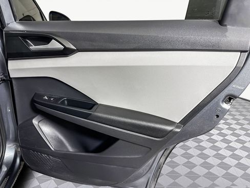 Used 2022 Volkswagen Taos S image 28