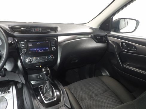 Used 2022 Nissan Rogue Sport S FWD image 12