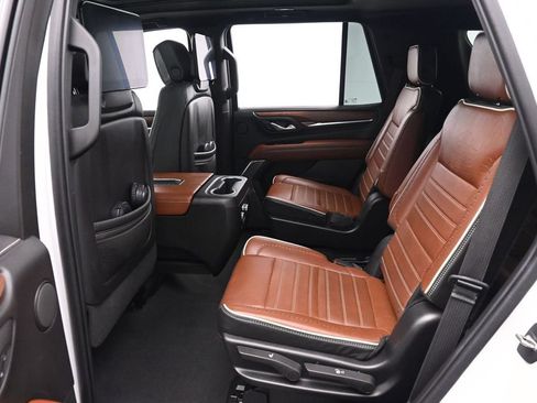 Used 2023 GMC Yukon Denali Ultimate AWD/4WD image 15