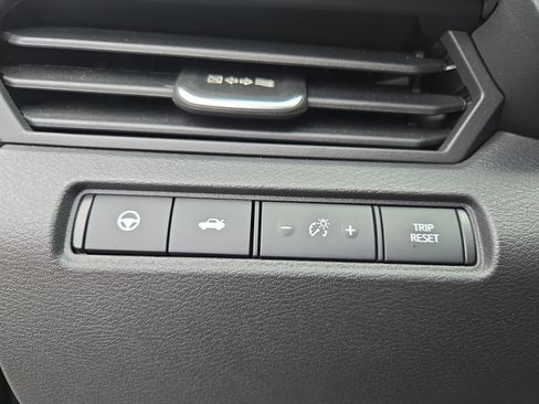 Used 2024 Nissan Altima 2.5 SV w/ SV Premium Package image 15