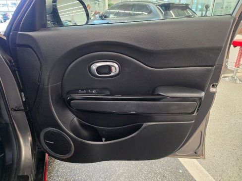 Used 2017 Kia Soul ! w/ Tech Package FWD image 29