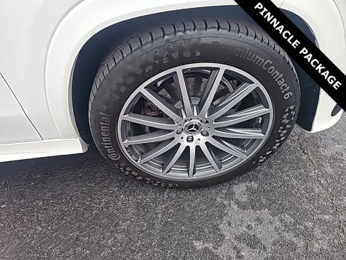 Used 2024 Mercedes-Benz GLS 450 4MATIC image 18