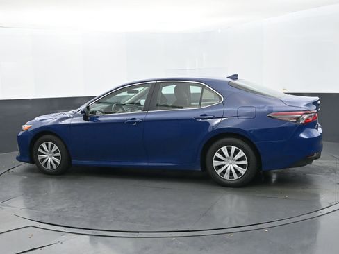 Used 2023 Toyota Camry LE image 3
