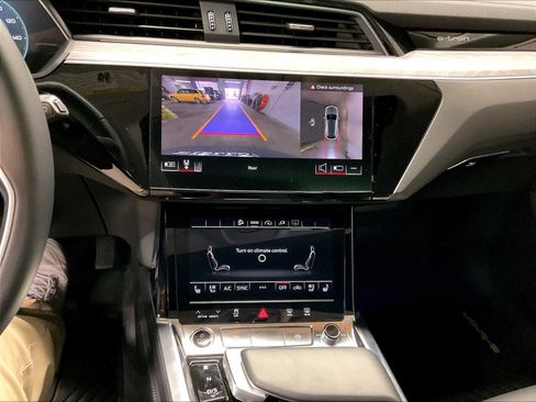 Certified 2024 Audi Q8 e-tron Premium Plus w/ Premium Plus Package image 33