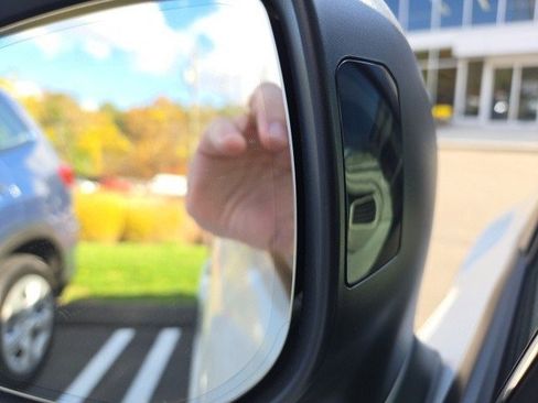 Used 2023 Subaru Crosstrek 2.0i Premium image 19