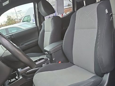 Used 2023 Toyota Tacoma TRD Sport image 14