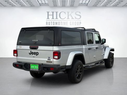 Used 2023 Jeep Gladiator Sport image 5