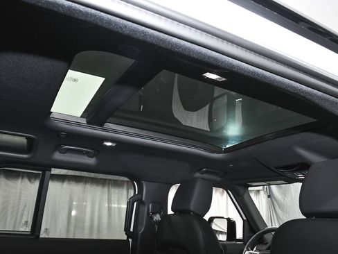 Used 2025 Land Rover Defender 110 S AWD/4WD image 51