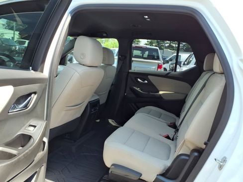 Certified 2023 Chevrolet Traverse LS w/ LPO, Floor Liner Package AWD/4WD image 17