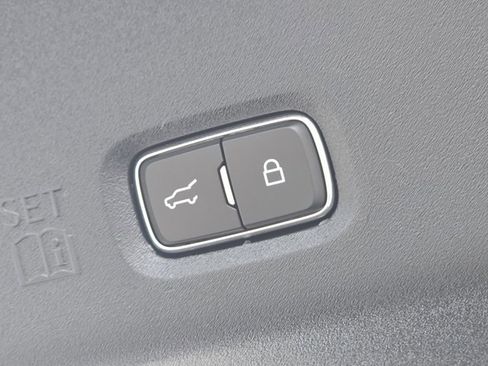 Used 2025 Ford Expedition Active RWD image 22