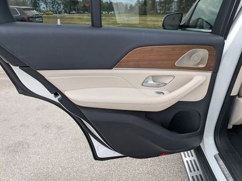 Used 2022 Mercedes-Benz GLE 350 4MATIC w/ Premium Package image 26