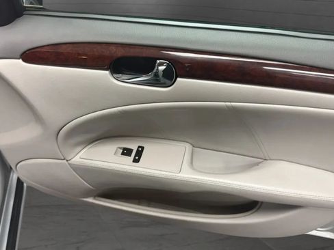 Used 2011 Buick Lucerne CX FWD image 16