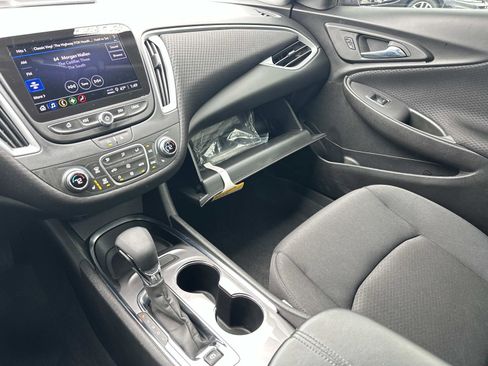 Used 2023 Chevrolet Malibu LT image 32