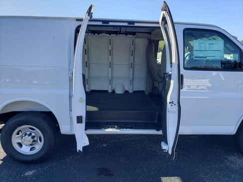New 2025 Chevrolet Express 2500 w/ Driver Convenience Package image 6