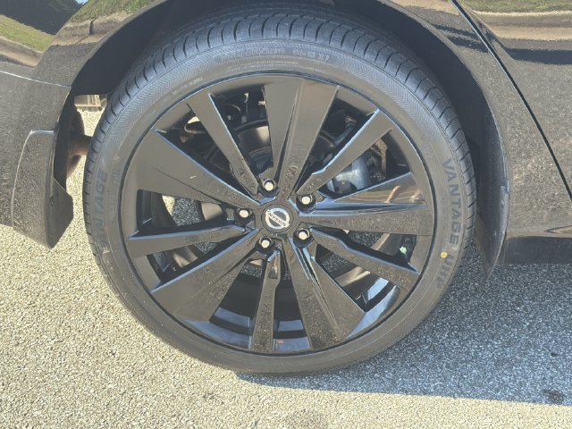 Certified 2022 Nissan Altima 2.5 SR w/ Midnight Edition Package AWD/4WD image 19