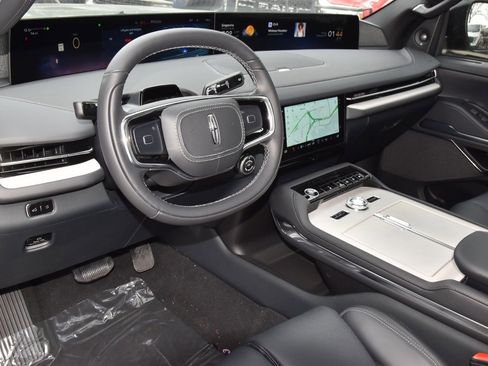 New 2025 Lincoln Navigator Reserve w/ Jet Appearance Package image 37