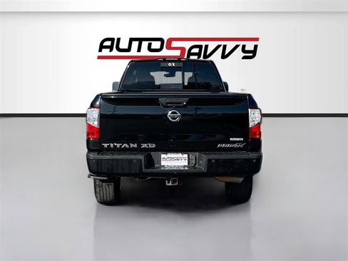 Used 2018 Nissan Titan PRO-4X w/ Pro-4x Convenience Package image 6