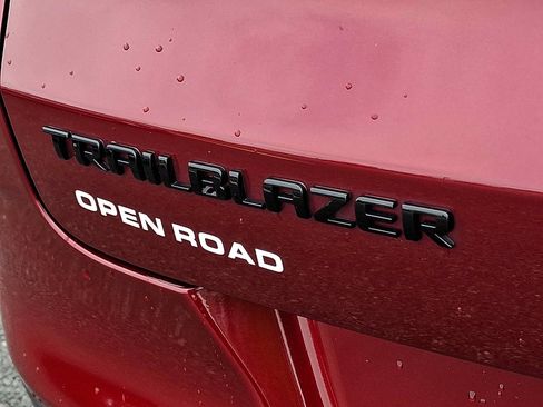 Used 2023 Chevrolet TrailBlazer RS FWD image 29