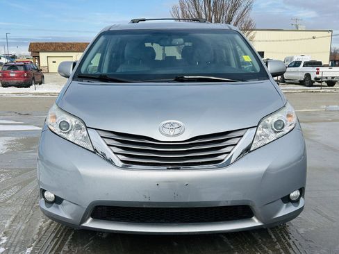 Used 2016 Toyota Sienna XLE Premium image 33