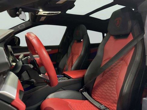 Used 2019 Lamborghini Urus AWD/4WD image 33
